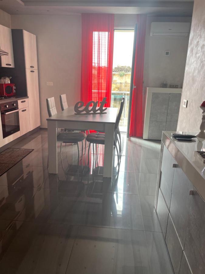 Deluxe Home Appartamento ชากกา ภายนอก รูปภาพ
